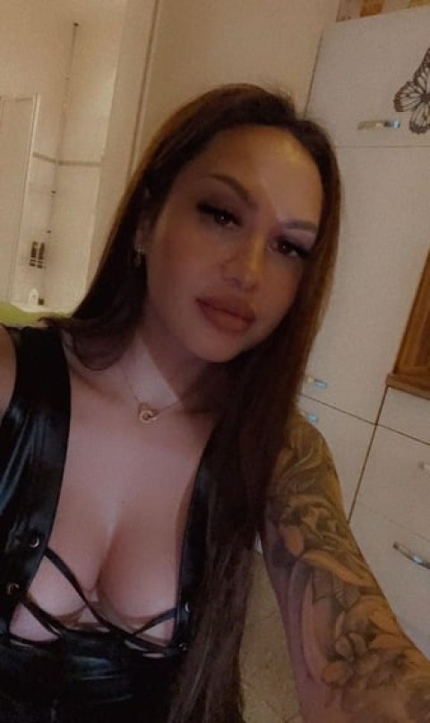 Bruneta senzuala si discreta in Cluj-Napoca, disponibile si la hotel cu colega - imagine 140672