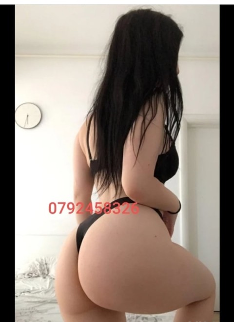 Bruneta sexy in Constanta: intalniri pasionale si discrete - imagine 140783