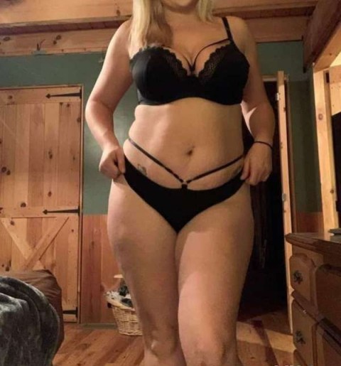 Yasmine, companie incitanta in Constanta