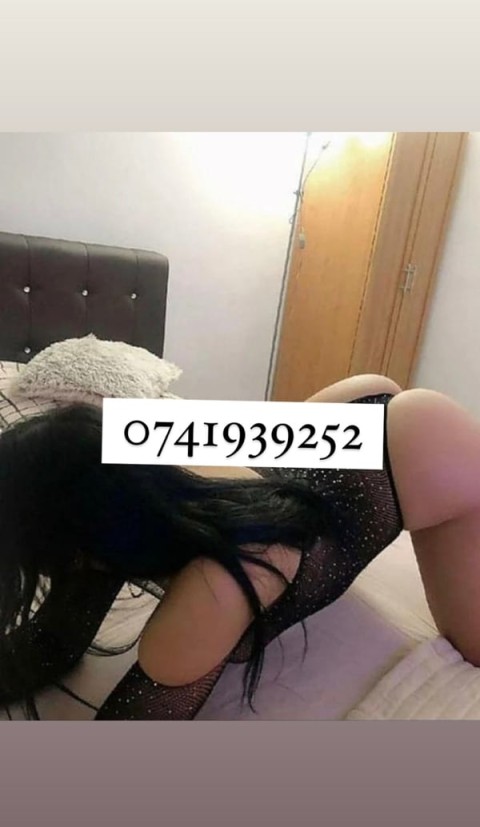 mona, bruneta focoasa prima data aici in oras