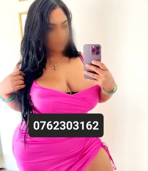 Show porno incitant pe WhatsApp - Mesajeaza acum - imagine 145830