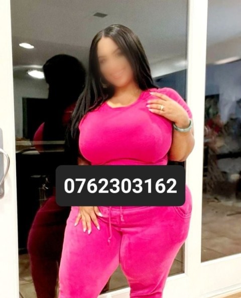 Show porno incitant pe WhatsApp - Mesajeaza acum - imagine 145831