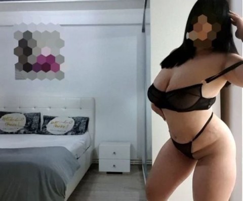 Escorta bruneta matura in Galati, 36 ani