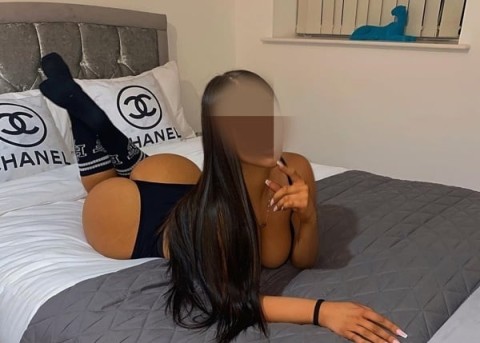 Bruneta apetisanta......noua i...