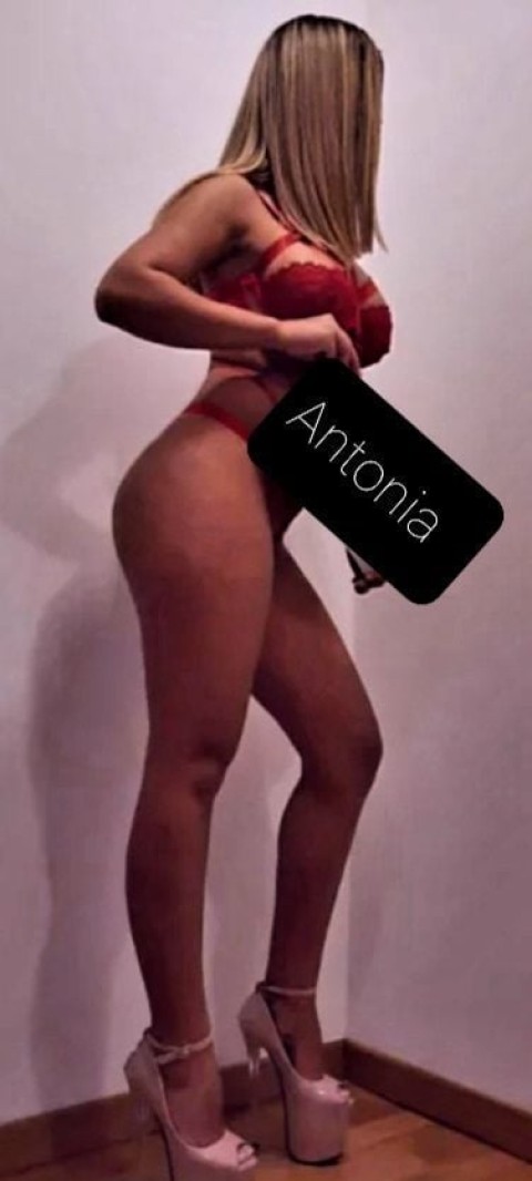 Antonia - Blondina autentica pentru momente speciale - imagine 148001