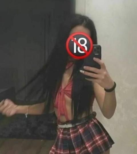 Studenta Minioana Bruneta Capat Nufaru - imagine 151398