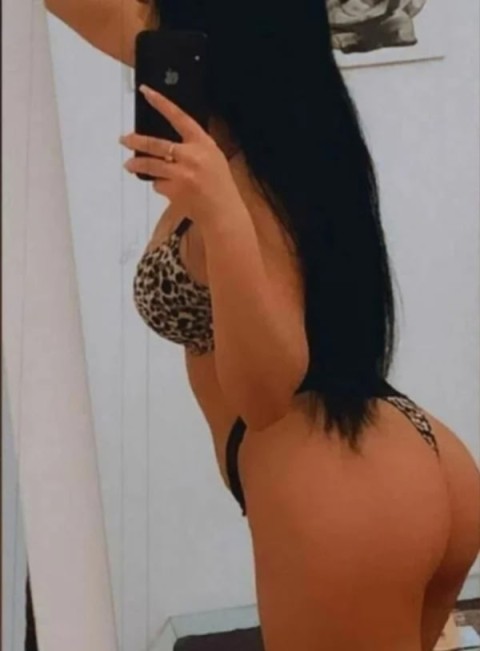 Bruneta Doar Deplas?ri