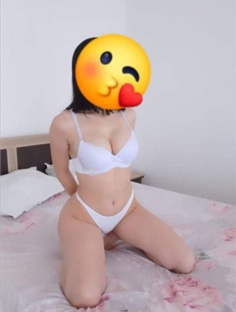 Ana, escorta noua in Sector 4,...