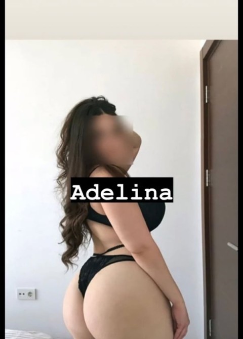 Adelina! Singura in loca?ie!!