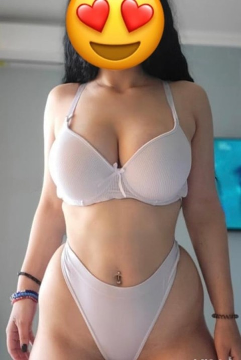 Bruneta grasuta și tanara - imagine 153550