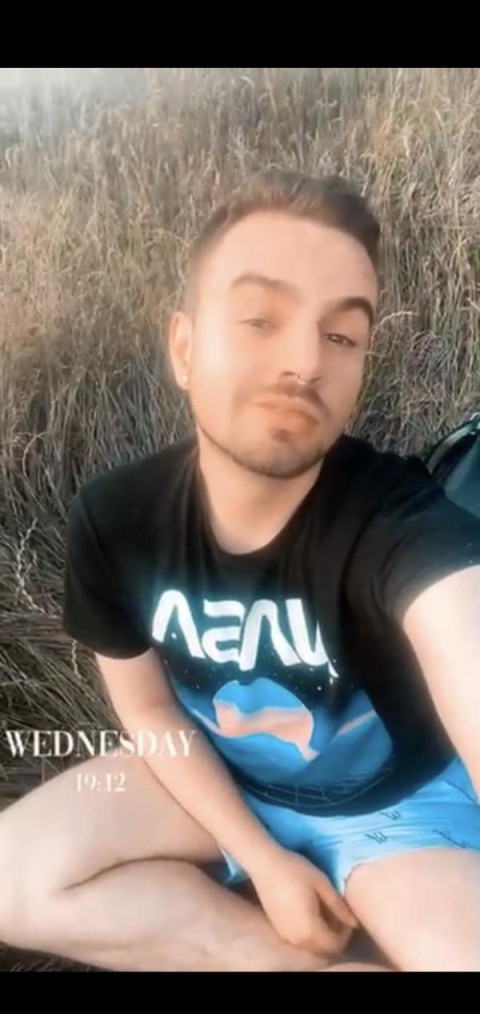 Tip Bisexual 25 ani