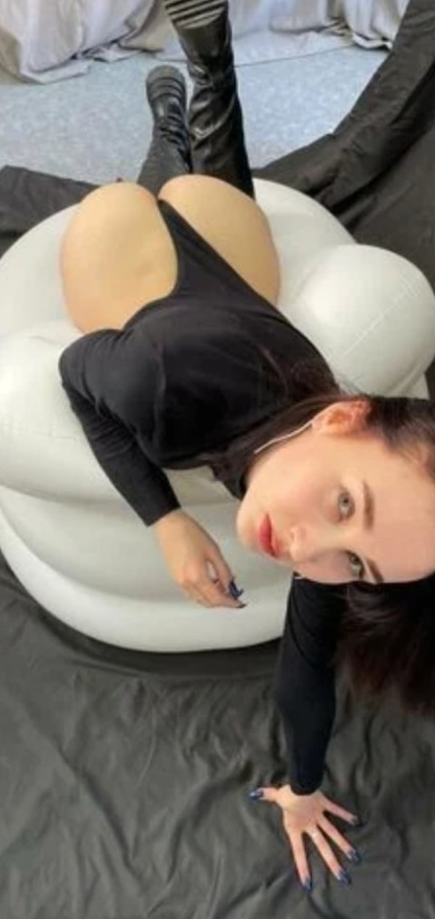 Bună sunt Vanesa o fată de 19 ani cu servicii totale - imagine 156083