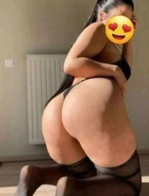 Escorta incantatoare pentru deplasari la hotel sau pensiune