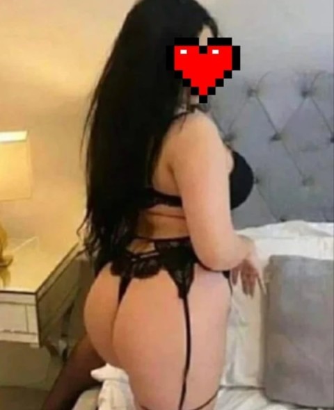 Rebecca â€“ Escort Alexandria, bruneta cu forme - imagine 158146