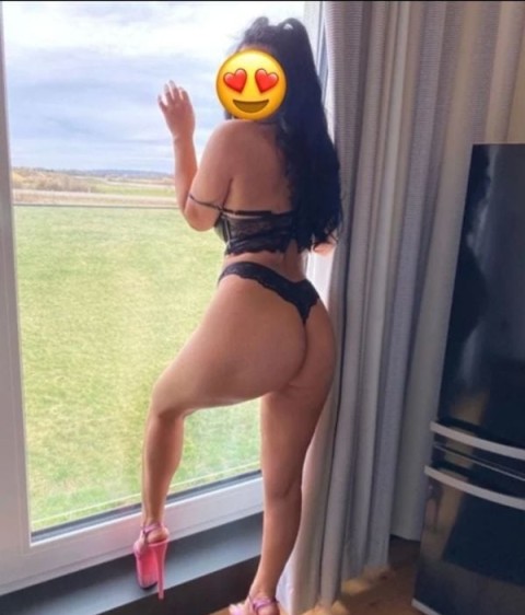 Escorta din Arad pentru moment...