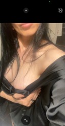 Buna.Brunetă,Siliconată.Deplasări doar la hotel,pensiune - imagine 3