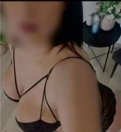 Brunetă pupacioasa și tandra - imagine 159456