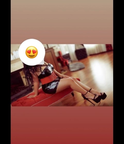 Escorta cu forme voluptuoase i...