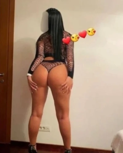 Bruneta 22 de ani. Pentru câte...