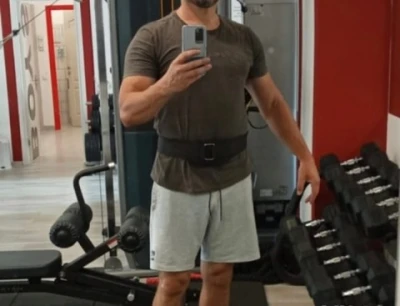 Sunt aici pentru tine