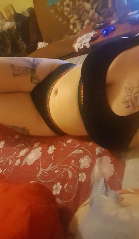 Alina, roscata seducatoare in ...