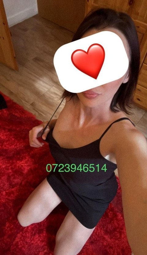 Allexya, dama de companie auth...