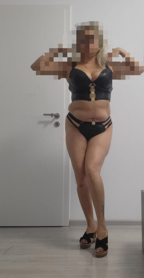 Alexia noua în oraș bruneta sexi dulce și prietenoasa te aștept în locația mea fac și deplasări