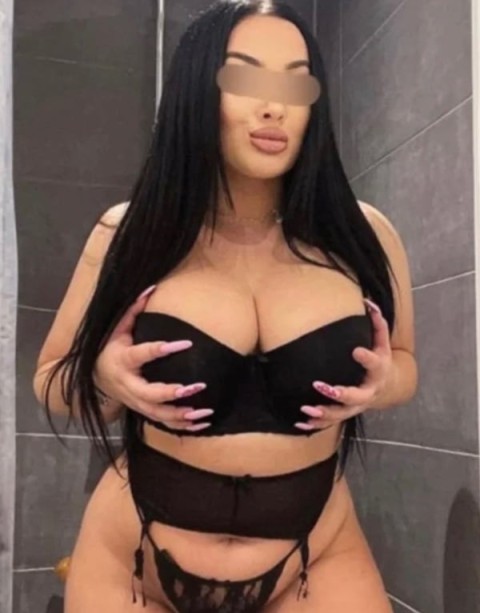 !!!Noua bruneta cu forme sexy!!! - imagine 173528