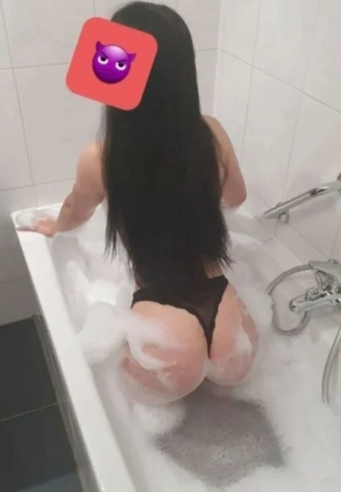 Elena - Femeie Singura pentru ...