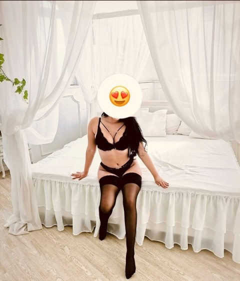 pentru prima data la tine in oras /show lezbi - imagine 176800