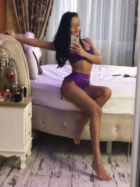 buna daria 18 ani doar deplasariii