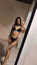 Brunetă sexy - imagine 2