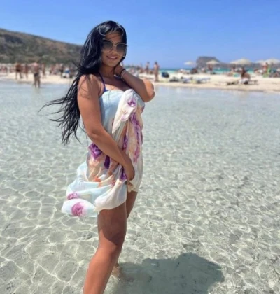 Bruneta noua la tine in oras