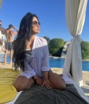 Bruneta noua la tine in oras - imagine 4