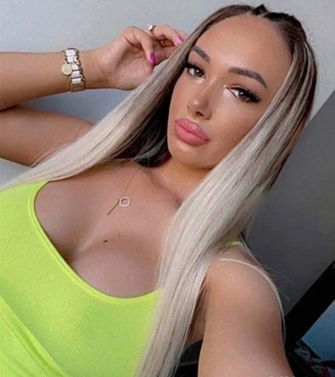 Blond? pofticioas? ?i sexy ador sa fiu s?rutat? in zona intim? ?i pe corp - imagine 242466