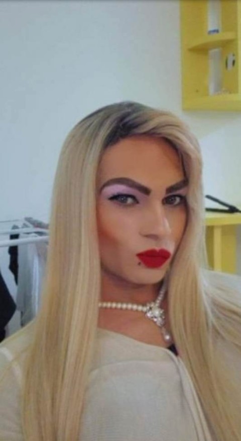 Simona transexual