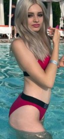 Mă numesc darmina 19 ani tipa din poze - imagine 2