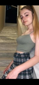 Mă numesc darmina 19 ani tipa din poze - imagine 3