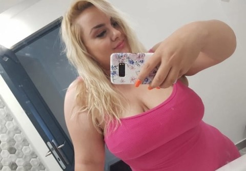 Brunetă sexy - imagine 245296