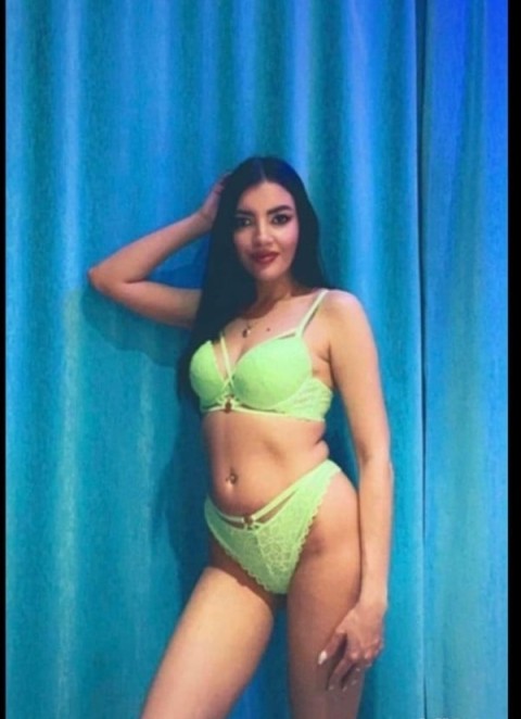 Alina, Femeie Singura din Giur...