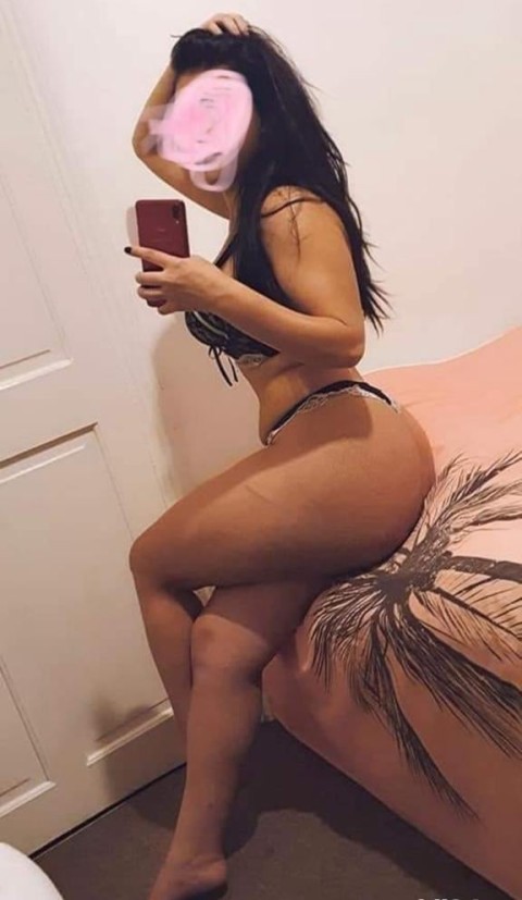 Deea excorta senzuala ofer placeri de neuitat domnilor generosi servicii totale masaj erotik pupik. - imagine 270716