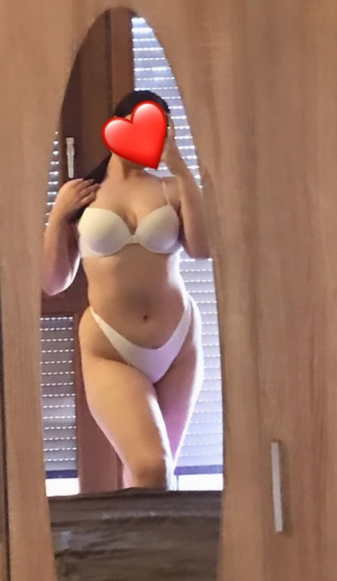 Senzuală și fierbinte