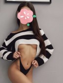 Bruneta fac și deplasare doar la hotel - imagine 2