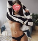 Bruneta fac și deplasare doar la hotel - imagine 4