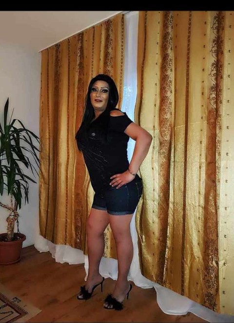 Yasmina - Femeie Sincera din Iasi pentru Relatie Serioasa