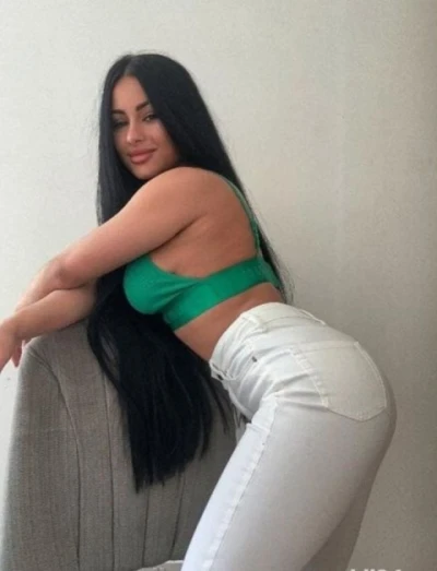 Bruneta nouo în ORAS Militari Residence