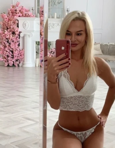 Daca doresti o mica aventura te astept la mine sau pot veni eu la tine