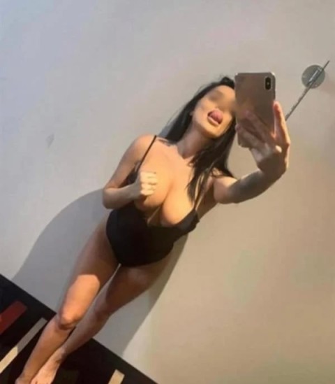 Descopera Raluca: O Femeie Sin...