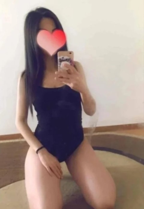 Bruneta slim , zona Coresi!