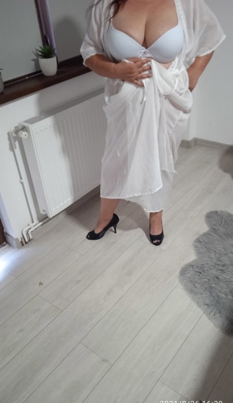 Emilia, Femeie Din Focsani Cauta Relatie Serioasa - imagine 353784